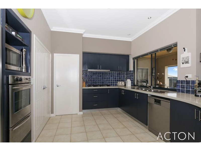 14 The Ridge, Halls Head WA 6210