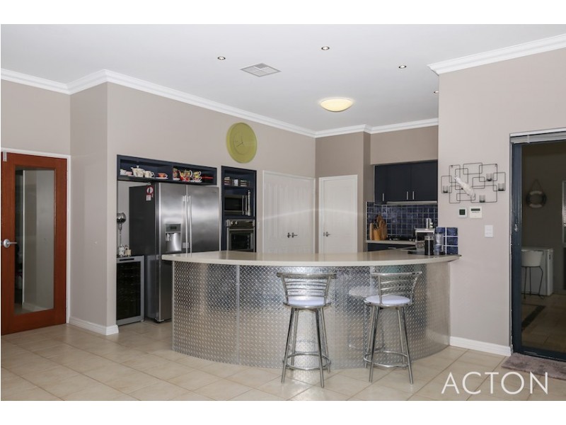 14 The Ridge, Halls Head WA 6210