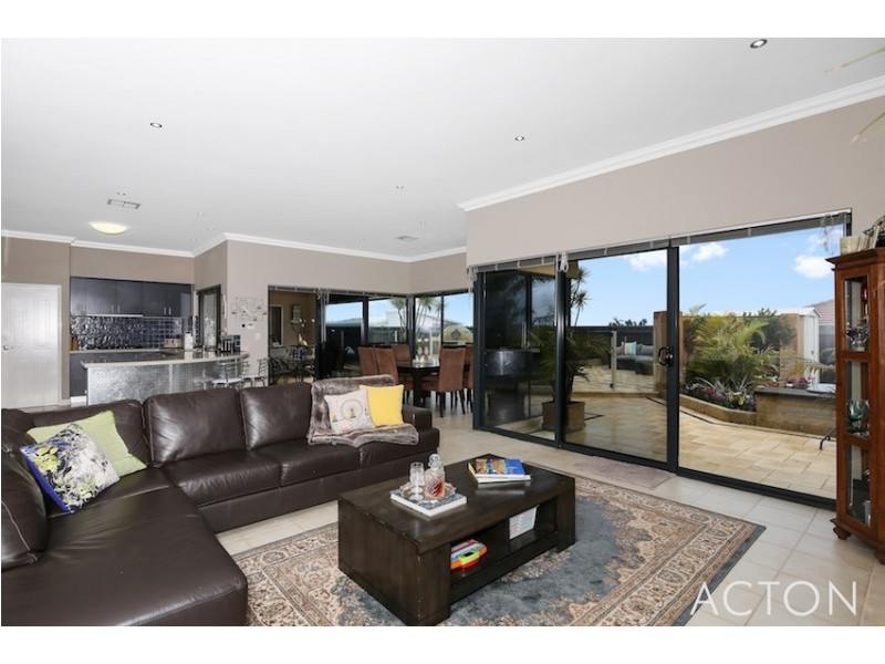 14 The Ridge, Halls Head WA 6210