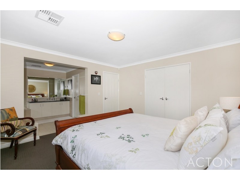 14 The Ridge, Halls Head WA 6210