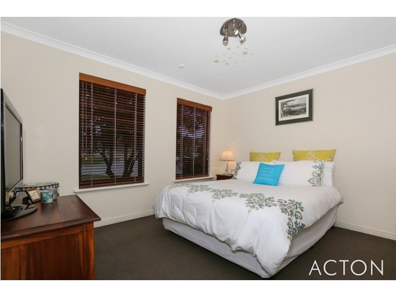 14 The Ridge, Halls Head WA 6210