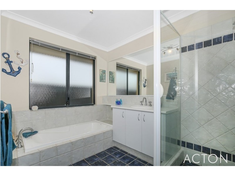 14 The Ridge, Halls Head WA 6210