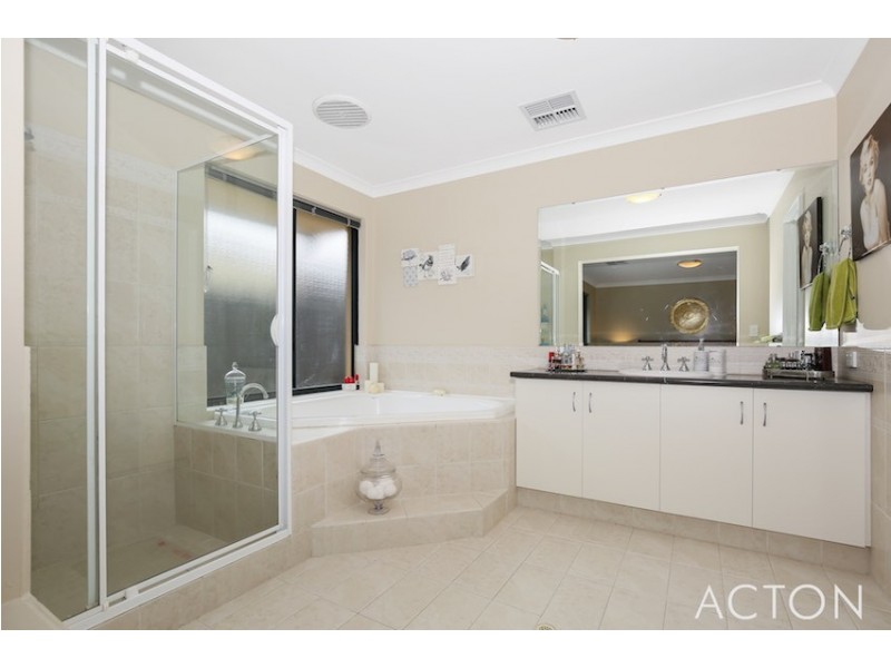 14 The Ridge, Halls Head WA 6210