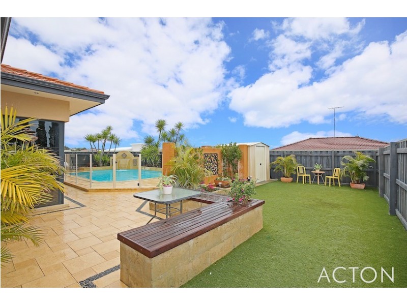 14 The Ridge, Halls Head WA 6210