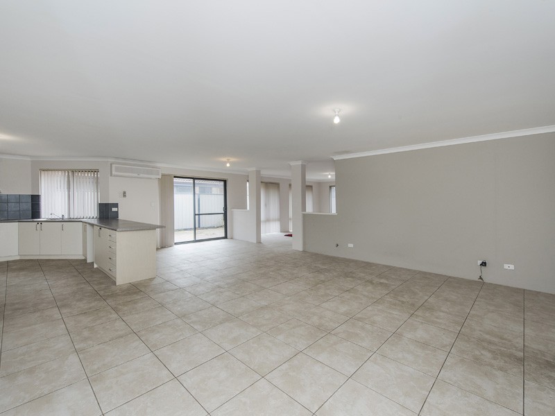 13 Moonbrook Way, Meadow Springs WA 6210