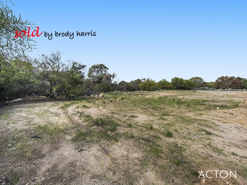 8 Charles Place, Wannanup WA 6210