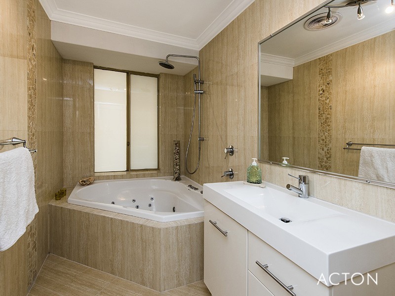 1 Keppel Place, Coogee WA 6166