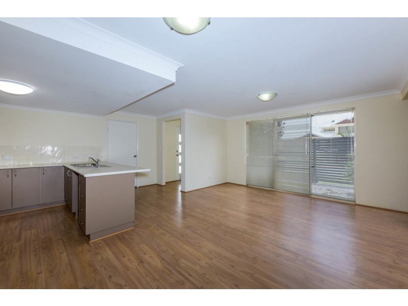 50 Leisure Way, Halls Head WA 6210