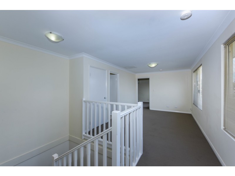 50 Leisure Way, Halls Head WA 6210