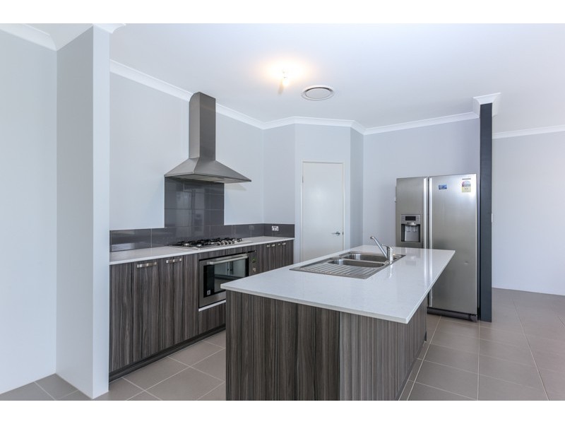 16 St Cloud Link, Meadow Springs WA 6210