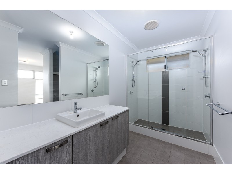 16 St Cloud Link, Meadow Springs WA 6210