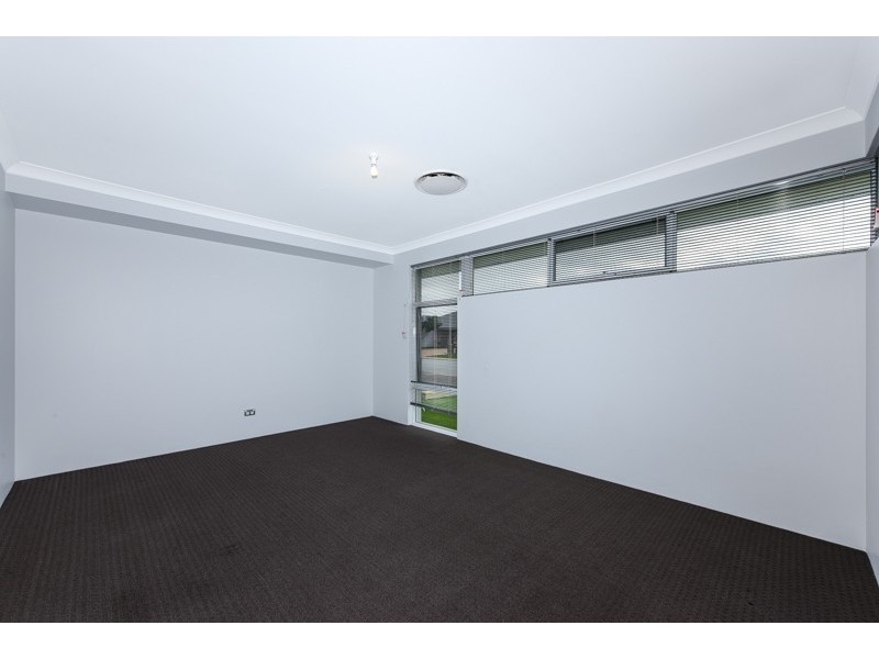 16 St Cloud Link, Meadow Springs WA 6210