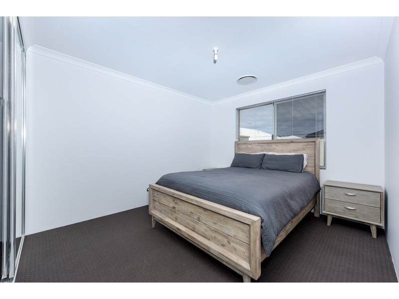 16 St Cloud Link, Meadow Springs WA 6210