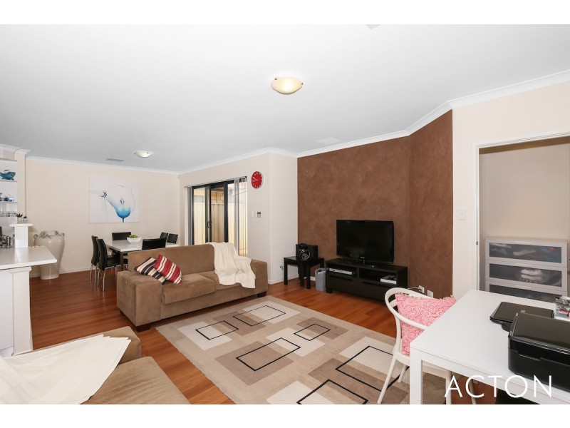 33 Stewart Street, Mandurah WA 6210