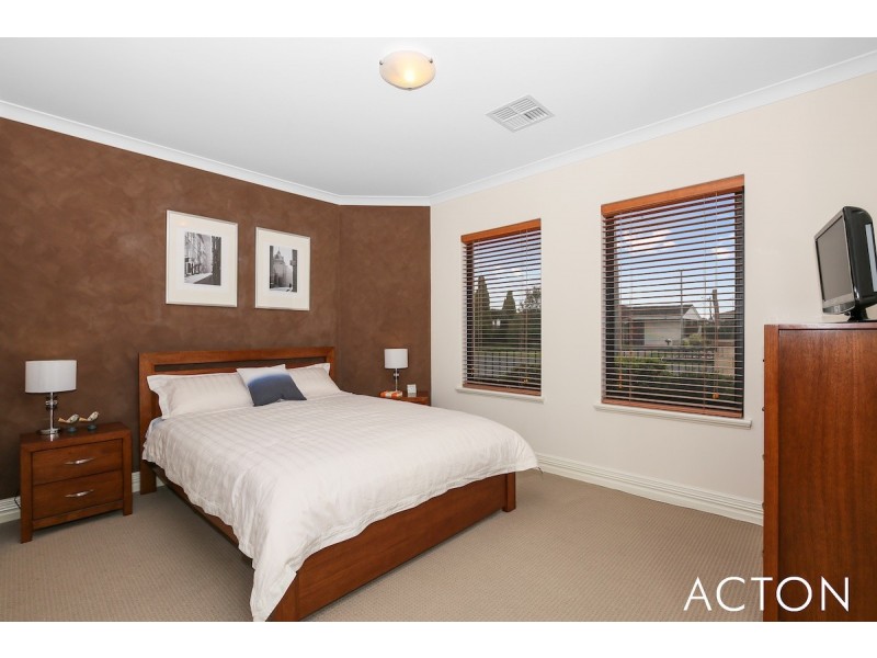 33 Stewart Street, Mandurah WA 6210