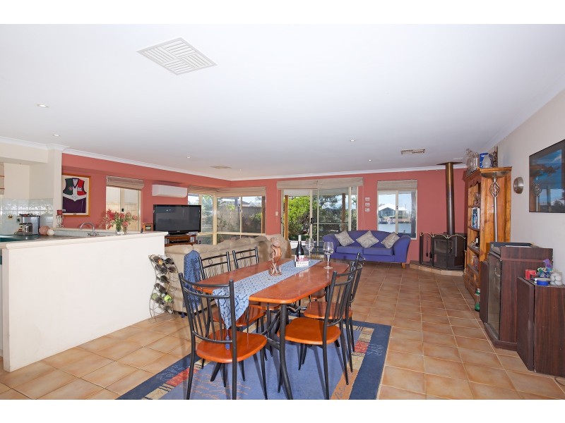 23 Kiap Road, South Yunderup WA 6208