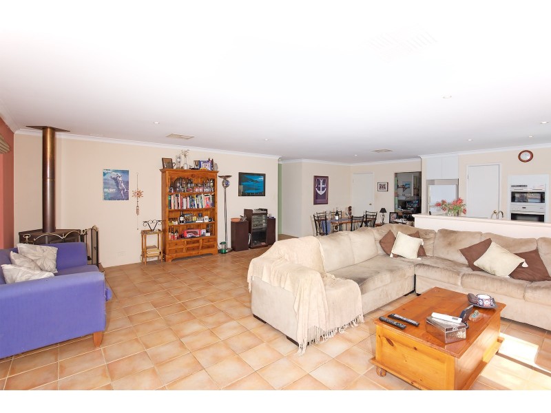 23 Kiap Road, South Yunderup WA 6208