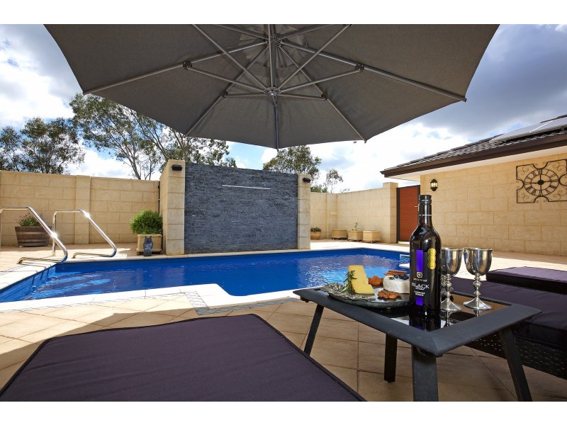 61 Delta Drive, South Yunderup WA 6208