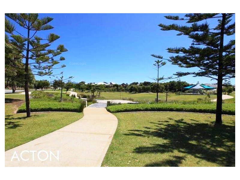 62 Boardwalk Boulevard, Halls Head WA 6210