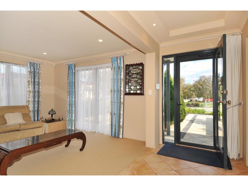 31 Darwin Terrace, Dudley Park WA 6210