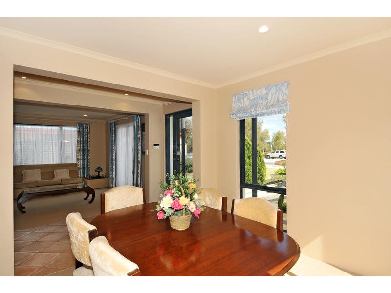 31 Darwin Terrace, Dudley Park WA 6210