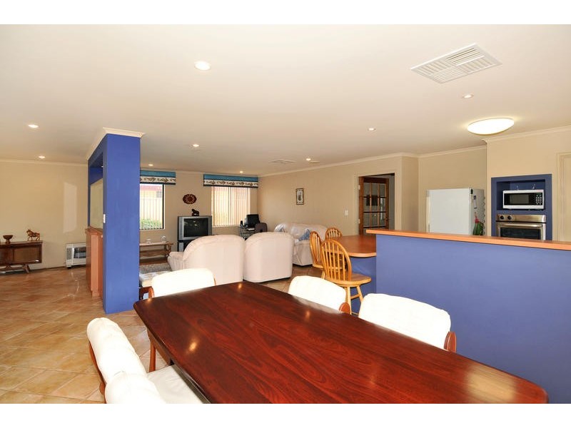 31 Darwin Terrace, Dudley Park WA 6210