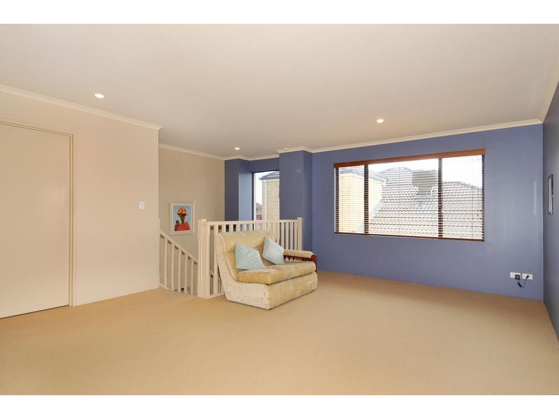 31 Darwin Terrace, Dudley Park WA 6210