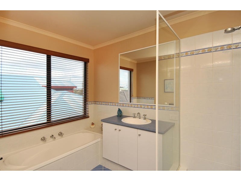 31 Darwin Terrace, Dudley Park WA 6210