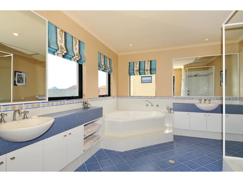 31 Darwin Terrace, Dudley Park WA 6210