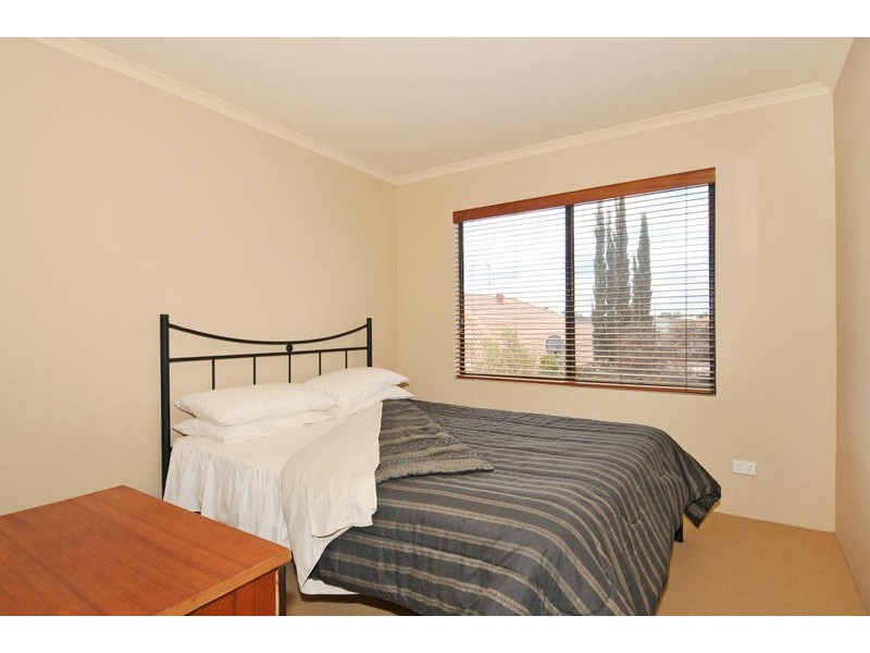 31 Darwin Terrace, Dudley Park WA 6210