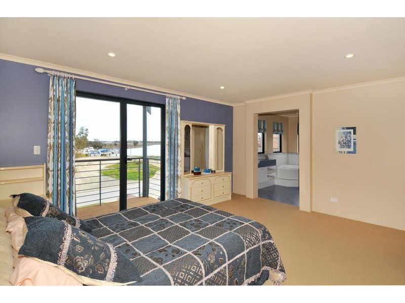 31 Darwin Terrace, Dudley Park WA 6210