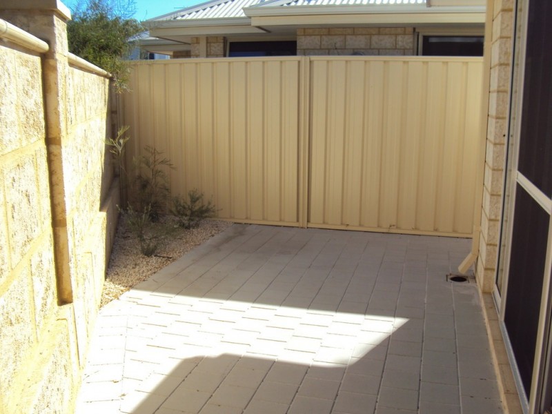 51 Leisure Way, Halls Head WA 6210