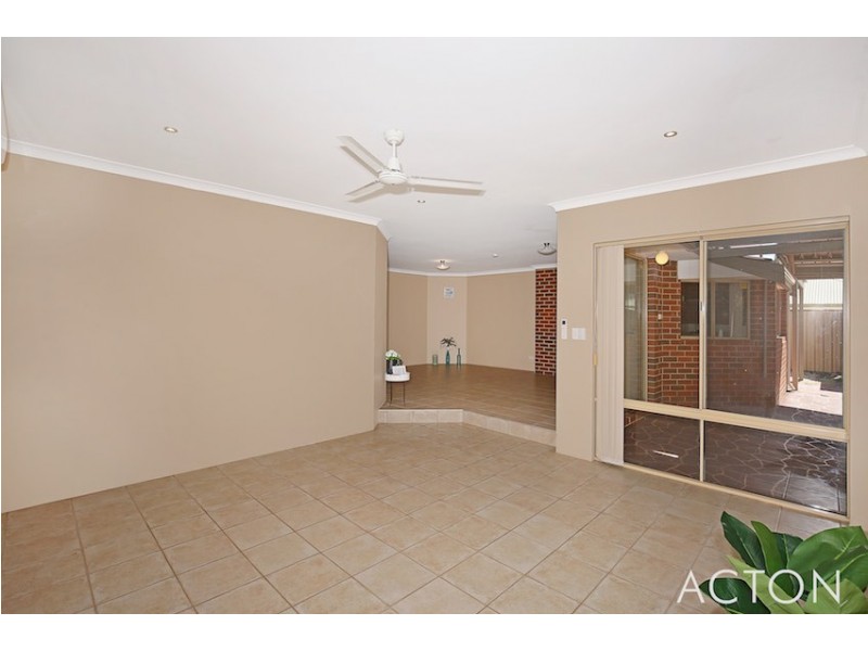 31 Summerlea Avenue, Meadow Springs WA 6210