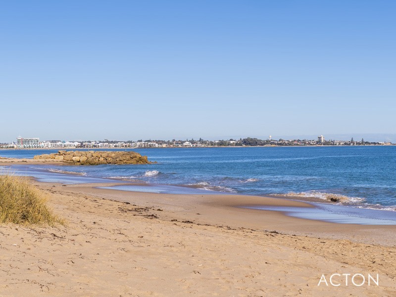 5 Breaker Close, Silver Sands WA 6210