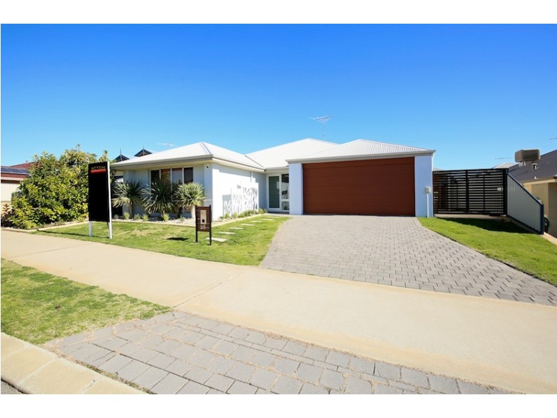 35 Camden Way, Meadow Springs WA 6210