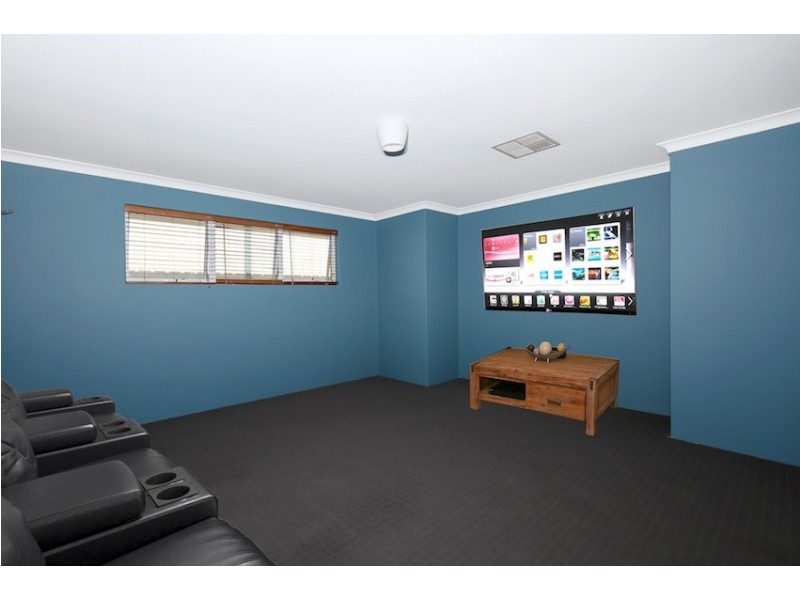 35 Camden Way, Meadow Springs WA 6210