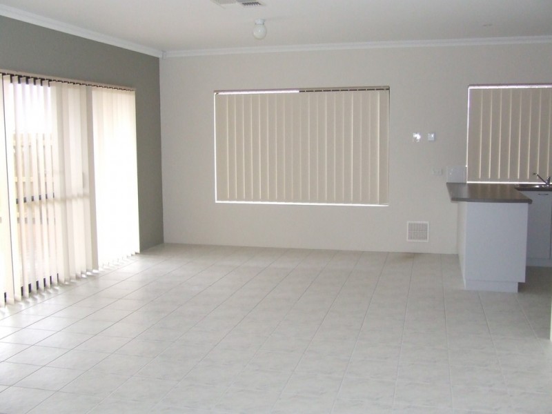 40 Carissa Turn, Halls Head WA 6210