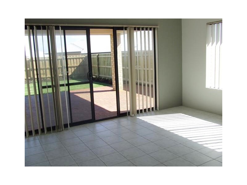 40 Carissa Turn, Halls Head WA 6210