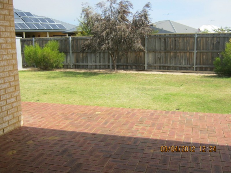 40 Carissa Turn, Halls Head WA 6210
