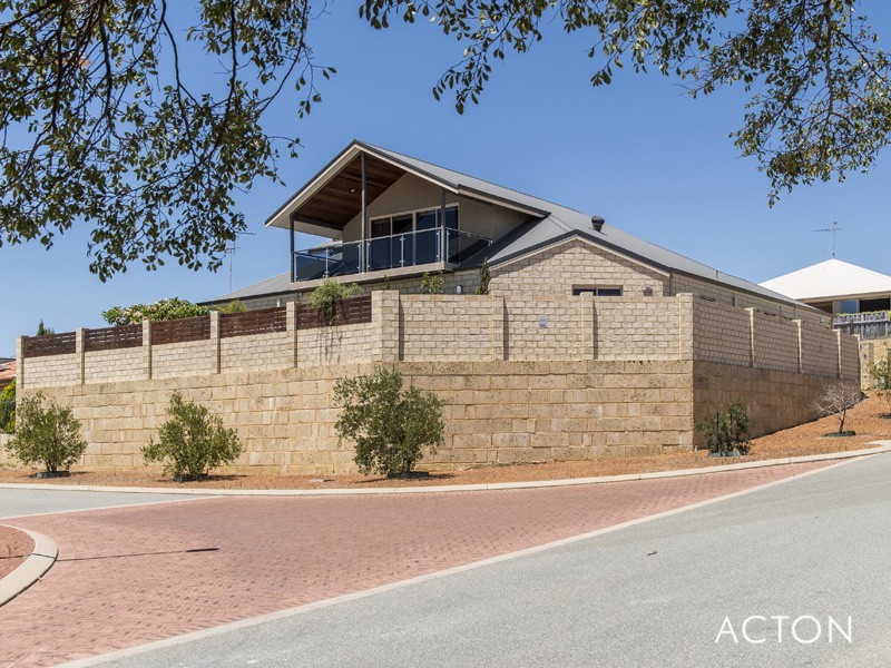 30 Hibbertia Follow, Halls Head WA 6210