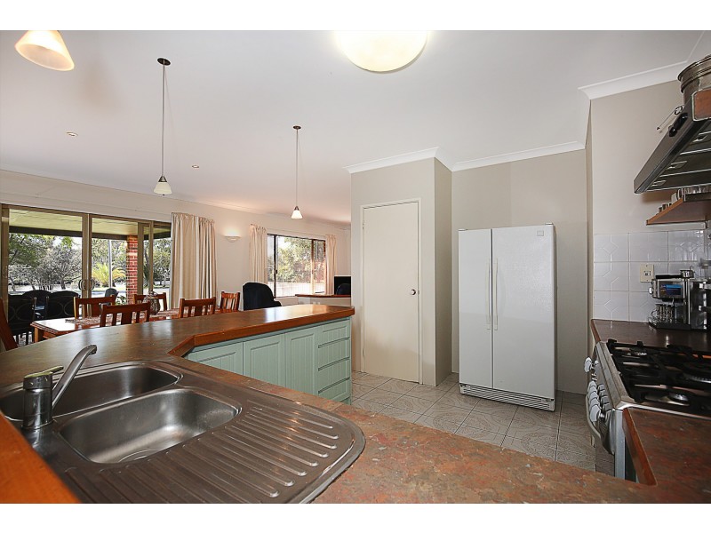 96 Banksia Terrace, South Yunderup WA 6208