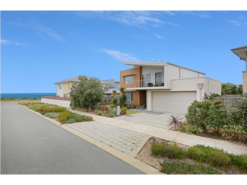 16 Impressa Way, Halls Head WA 6210