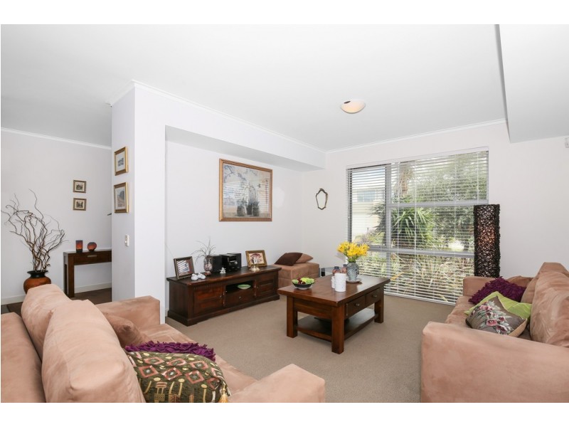 16 Impressa Way, Halls Head WA 6210