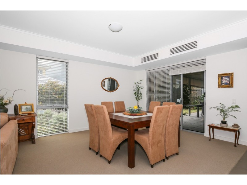 16 Impressa Way, Halls Head WA 6210