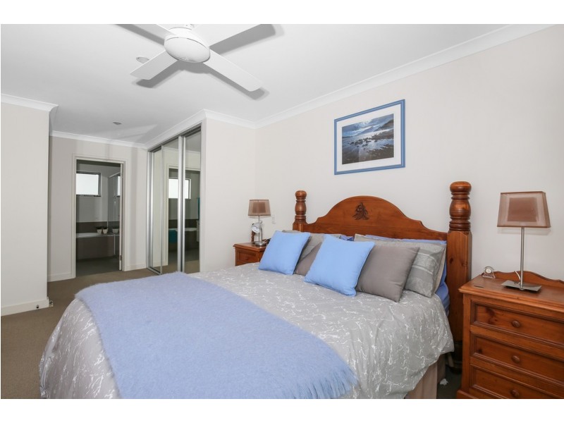 16 Impressa Way, Halls Head WA 6210