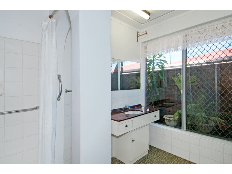 9 McKerracher Street, Dudley Park WA 6210