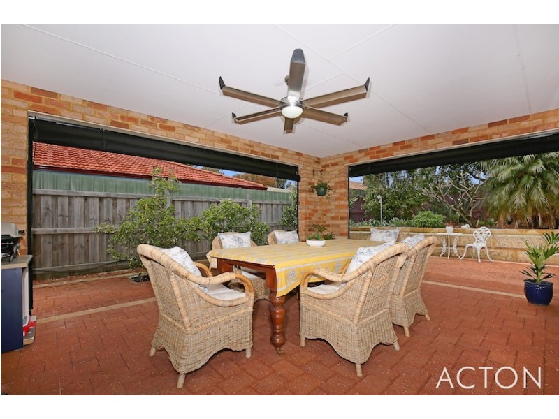 11 The Ridge, Halls Head WA 6210