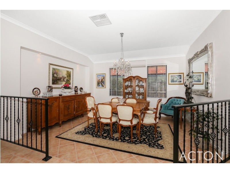 11 The Ridge, Halls Head WA 6210