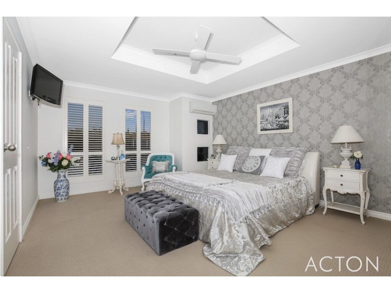 11 The Ridge, Halls Head WA 6210
