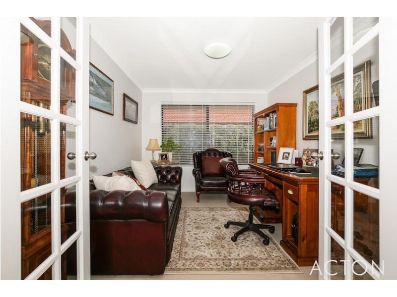 11 The Ridge, Halls Head WA 6210